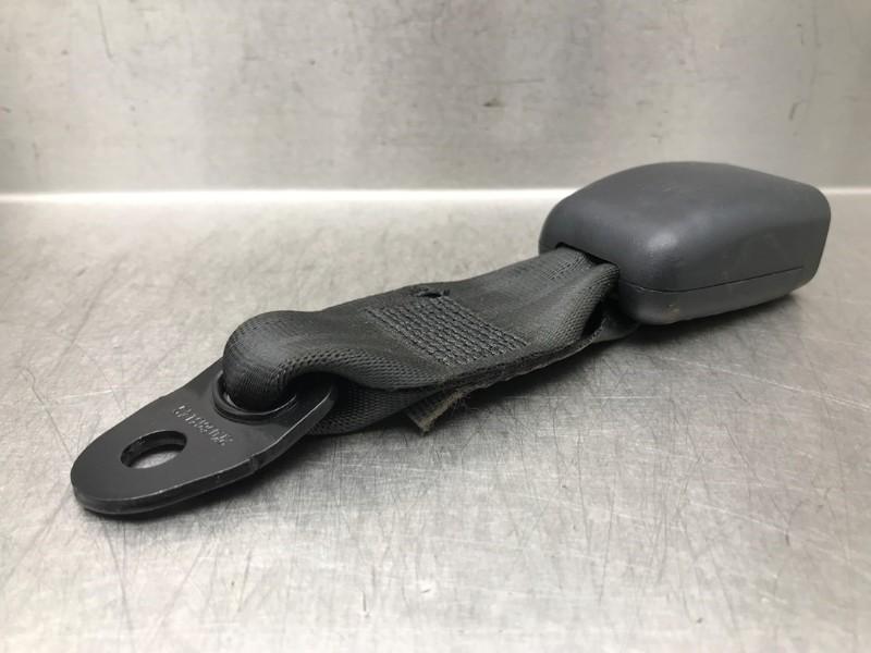 BOUCLE DE CEINTURE ARRIÈRE DROIT Kia Venga (|130702|), Utilisé, Kia