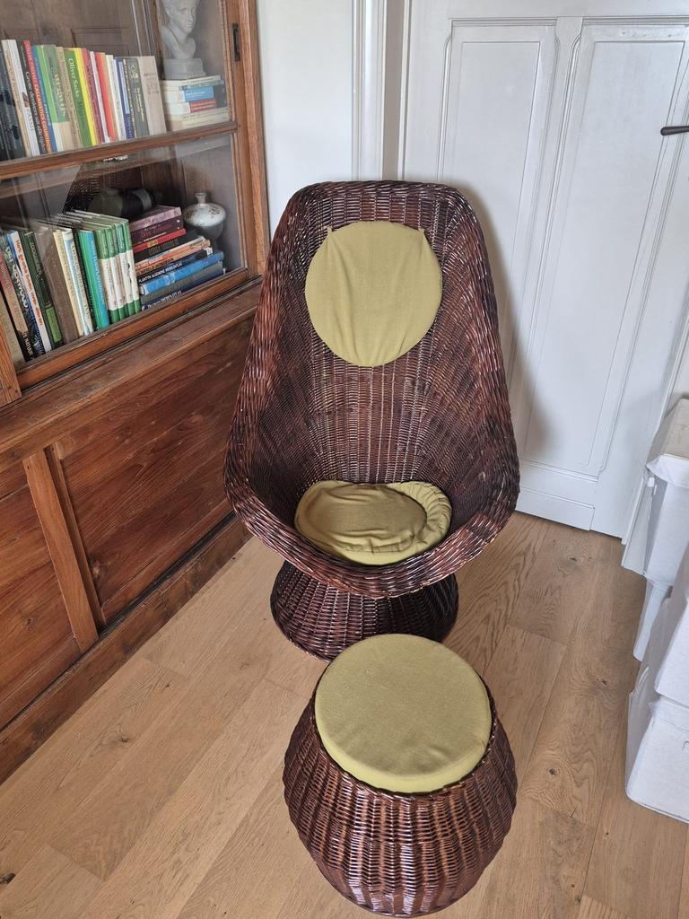 vintage rotan fauteuil bijpassende poef jaren 70 boho stijl., Huis en Inrichting, Ophalen, Gebruikt