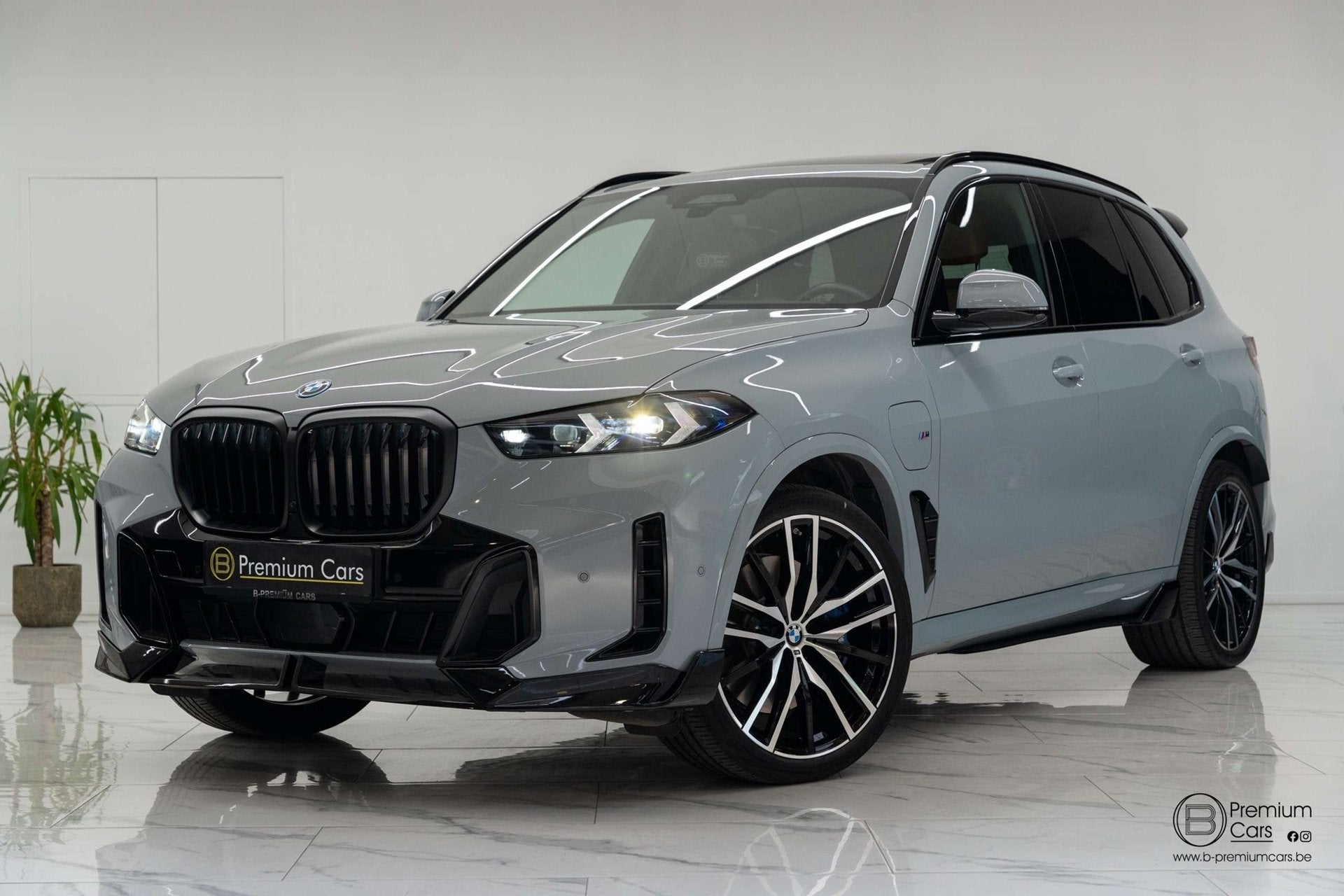 BMW X5 xDrive50e hybrid M-Performance bodykit! Pano, H&K, Ac, Auto's, Automaat, Dealer onderhouden, Gebruikt, 3200 kg