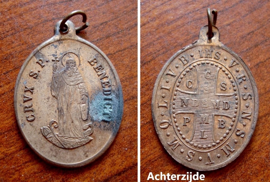 Oude christelijke medaille met Sint Benedictus, Collections, Envoi, Utilisé, Autres types, Christianisme | Catholique