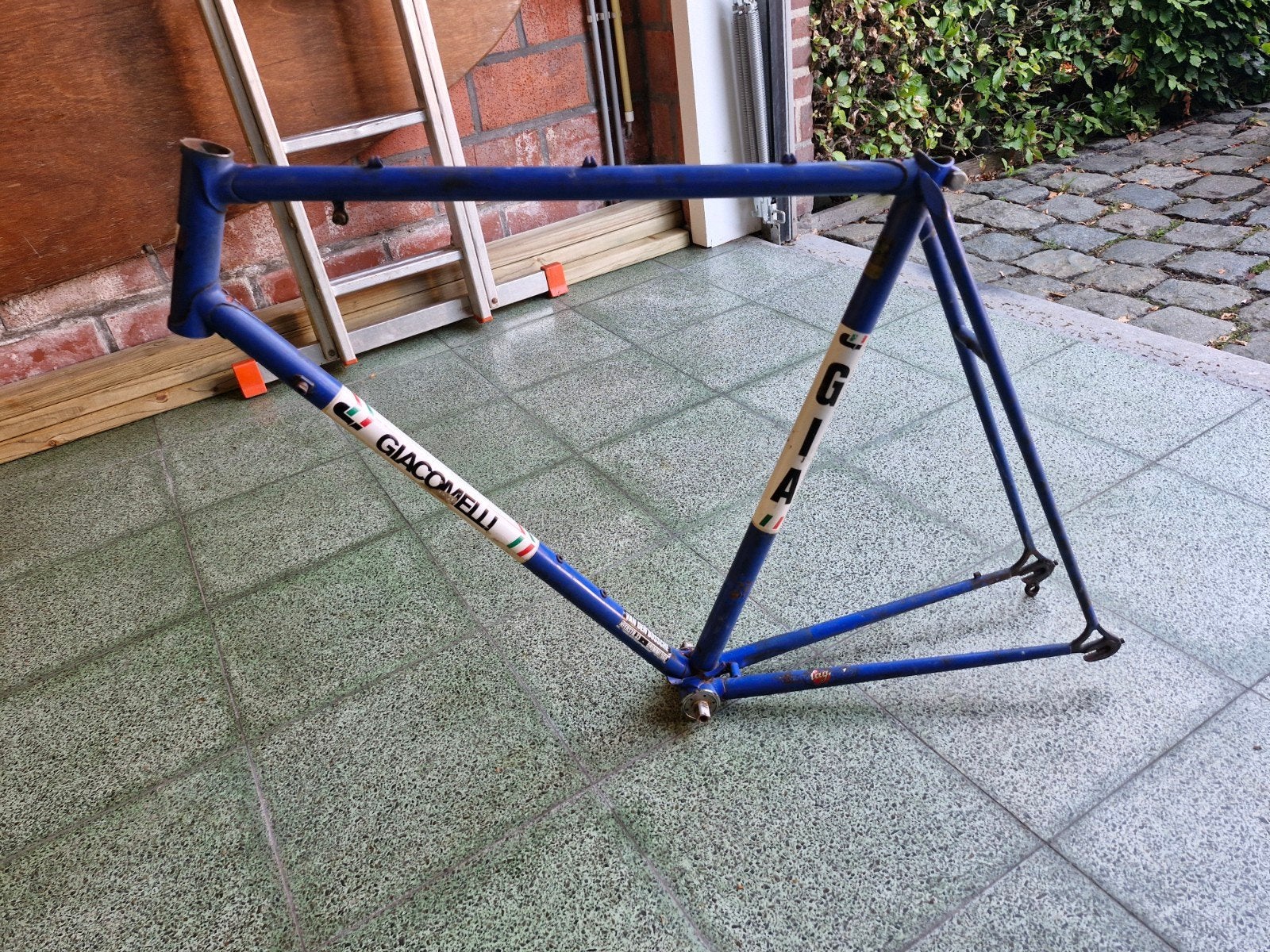 Fietskader, Fietsen en Brommers, Ophalen