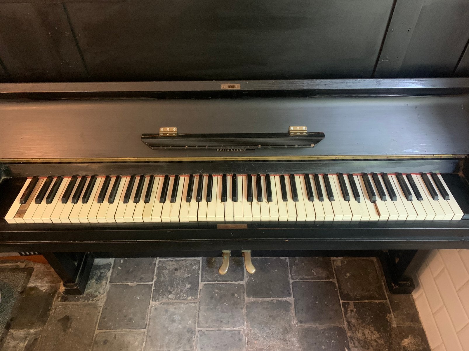 GRATIS werkende piano , 150x132x68 cm, zelf ophalen, Musique & Instruments, Enlèvement, Utilisé, Piano