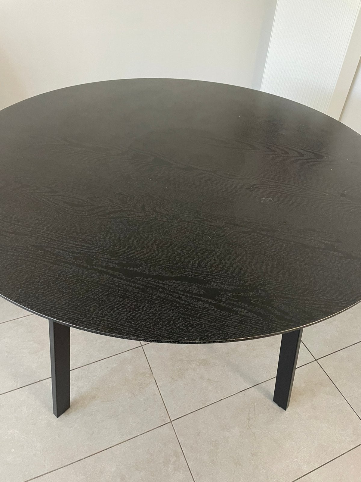 Zwarte ronde eettafel, Huis en Inrichting, Tafels | Salontafels, Zo goed als nieuw, Rond, Ophalen