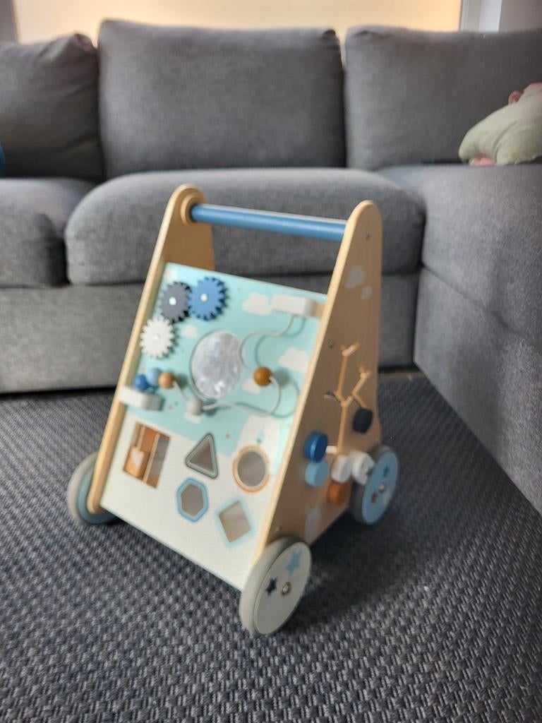 Houten loopwagentje, Ophalen