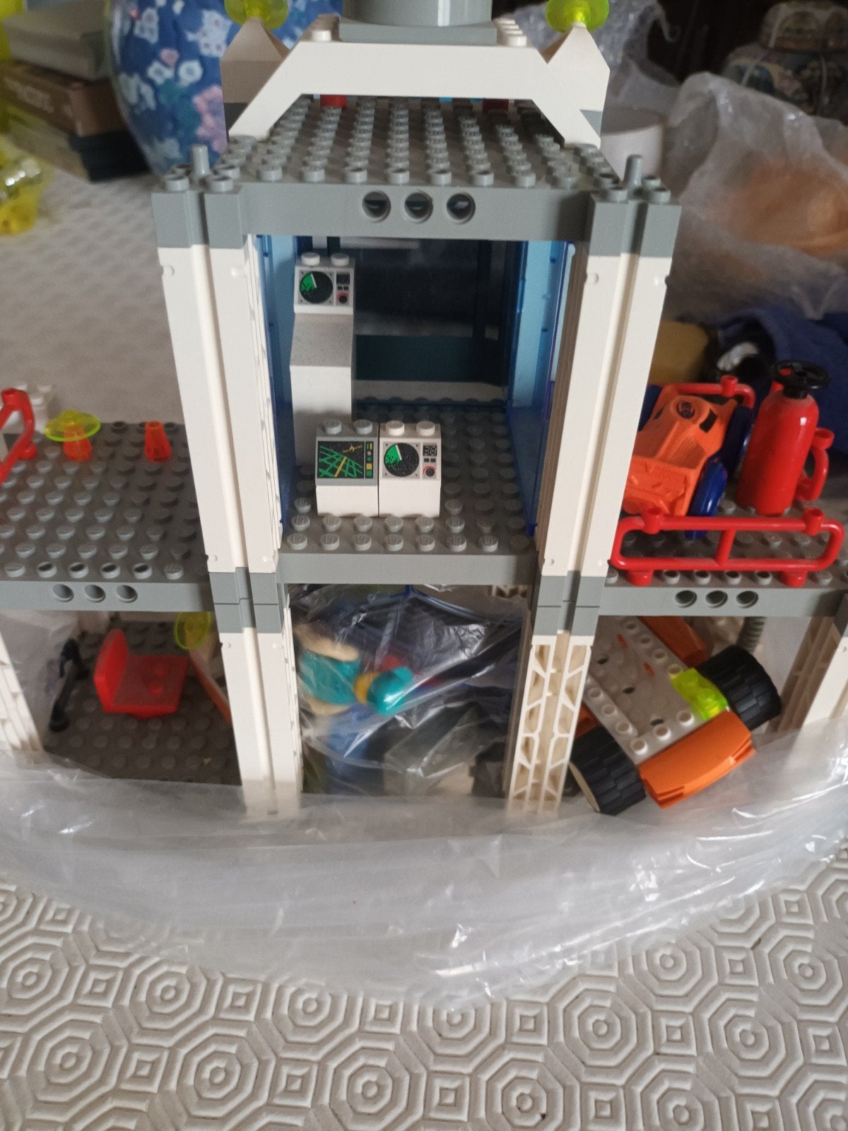GARAGE LEGO, Enlèvement