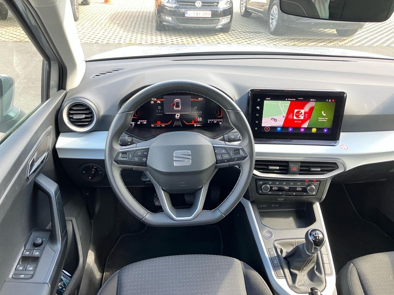 Seat Arona 1.0 TSI 95pk 6v Move! Navi / keyless / camera / v, Auto's, 121 g/km, Handgeschakeld, SUV of Terreinwagen, Zilver of Grijs