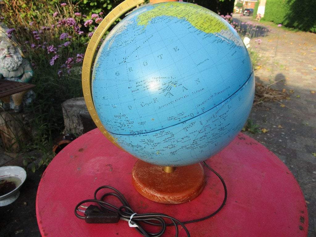 wereldbol met verlichting vintage, Ophalen, Verlicht