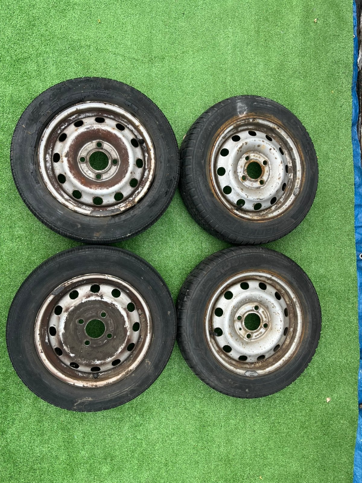 4 ROUES TWINGO 1, Ophalen, Band(en)
