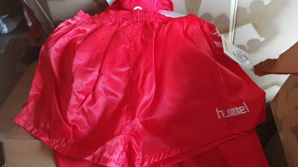 Rode outfit short + mouwloos shirt, Kleding | Heren, Maat 48/50 (M), Nieuw, Ophalen of Verzenden, Rood