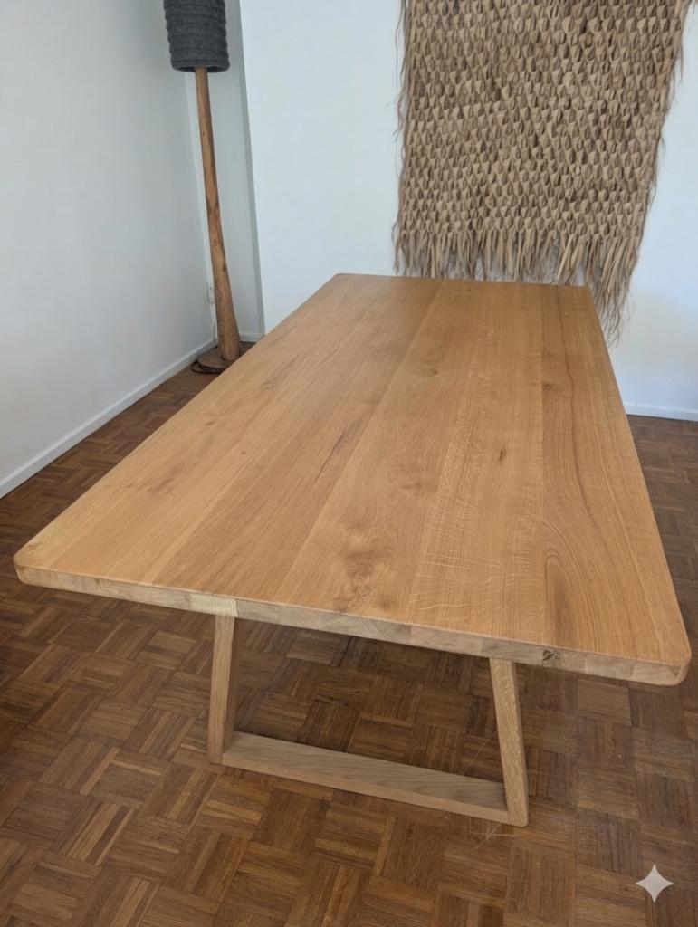 Superbe table en bois massif, Enlèvement