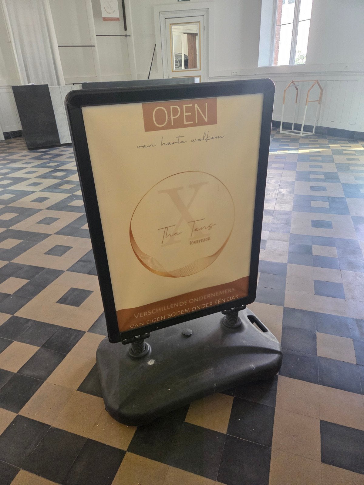 Stoepbord, Ophalen