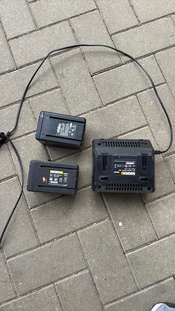 Lot de 2 batterie et un chargeur worx, Enlèvement