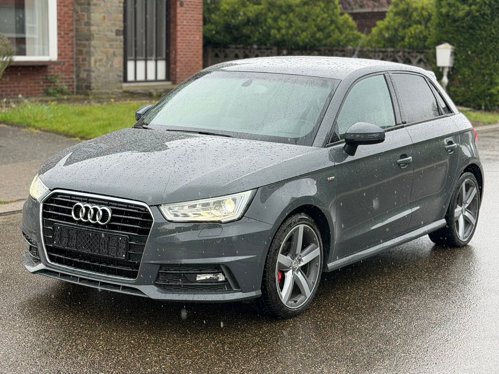Audi A1 1.0 Ultra S-line Nardò gris, Autos, Achat, A1, Boîte manuelle, Vitres électriques