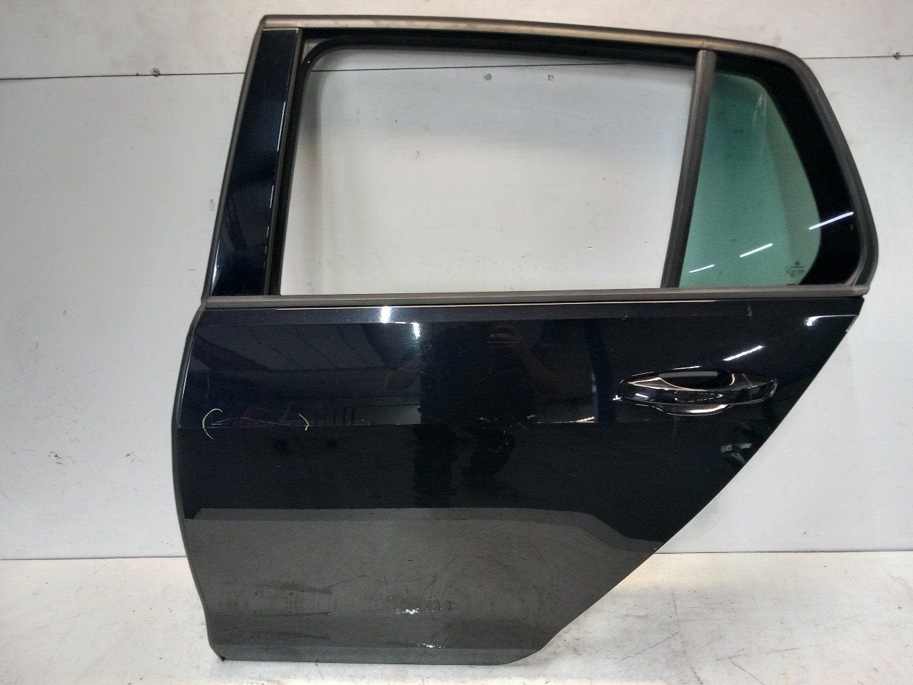 Portier links achter Volkswagen Golf, Onderdelen@venauto.nl, Van der Ven Autorecycling B.V., Ettenseweg 76, 4706 PB Roosendaal, The Netherlands