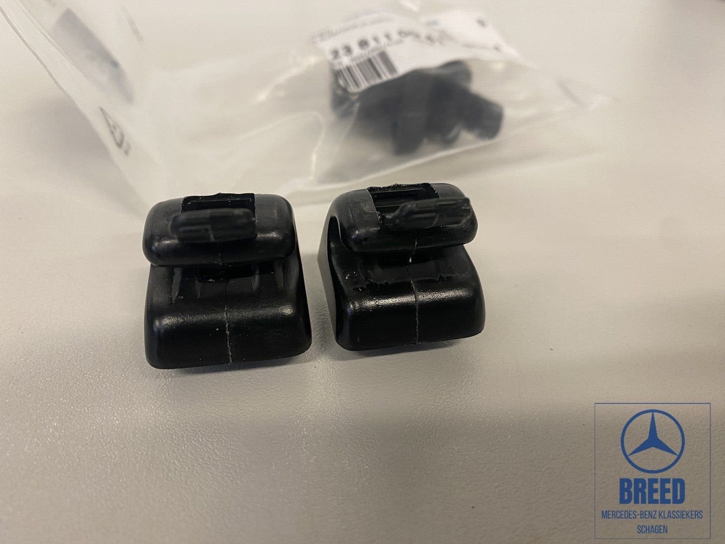 NOS houder zonneklep L+R zwart Mercedes-Benz W123 W124 W126, -, Nieuw, Ophalen of Verzenden, -