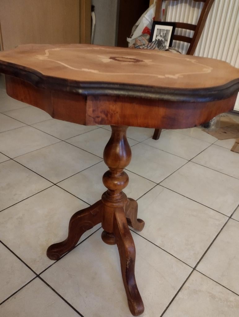 petite table d'appoint., Ophalen, Gebruikt, Rond, Ancien.