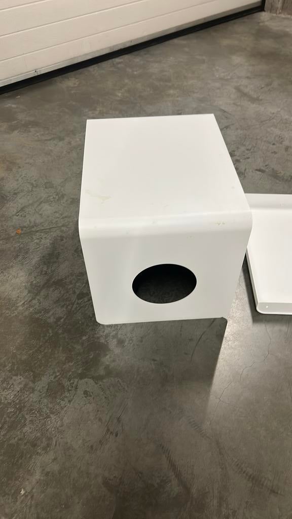 Design Mia Cara verzorgde kattenbak +karton, Ophalen, Gebruikt, Gesloten