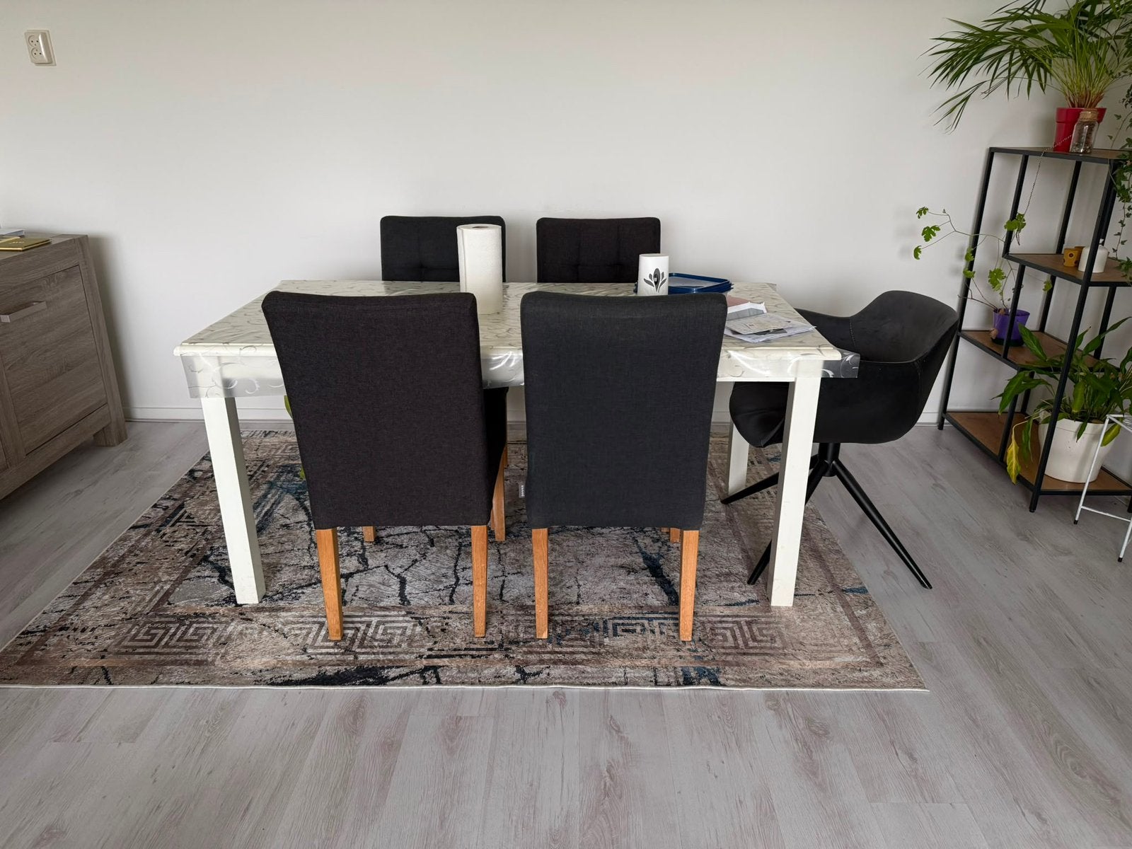 Tafel met vier stoelen is bijna gratis, Enlèvement ou Envoi, Utilisé