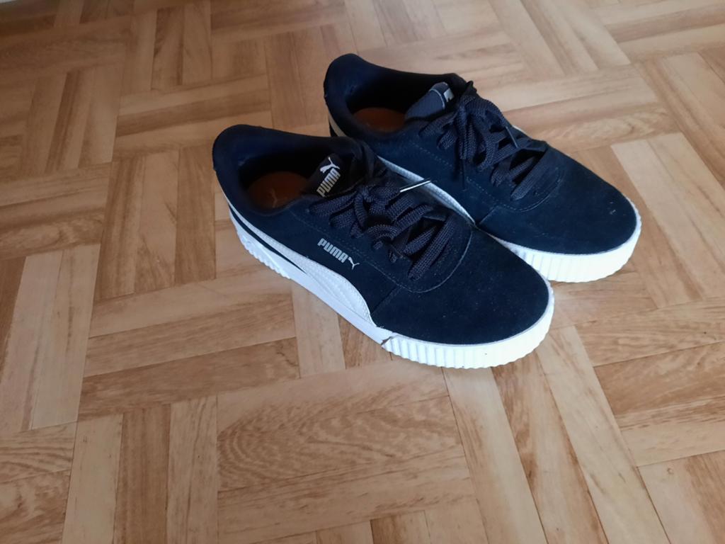 Zwarte sneakers van Puma  Maat 38, Kleding | Dames, Schoenen, Ophalen of Verzenden, Sportschoenen