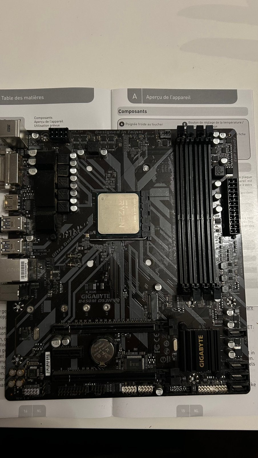 AMD Ryzen 5 5600X + Gigabyte B450M DS3H V3 moederbord bundel, Computers en Software, Moederborden, Ophalen, Zo goed als nieuw