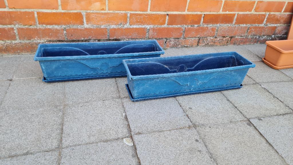 2 bacs à fleurs avec soucoupes ensemble pour 2€, Enlèvement, Balcon