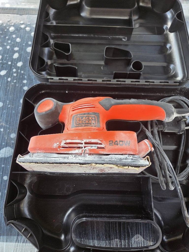 Ponceuse vibrante Black & Decker KA 310 - 240 Watt, Doe-het-zelf en Bouw, Gereedschap | Schuurmachines, Ophalen, Gebruikt, Minder dan 600 watt