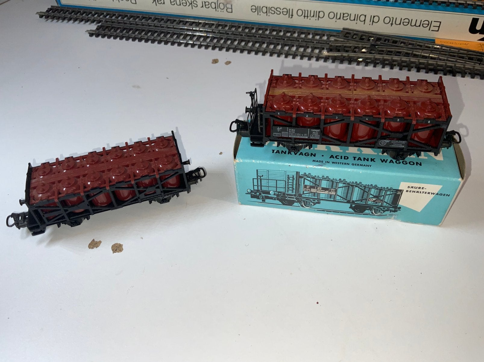 LOT DE 2 WAGONS POUR TRANSPORT D ACIDES  MARKLIN, Enlèvement ou Envoi, Comme neuf, Wagon, Märklin
