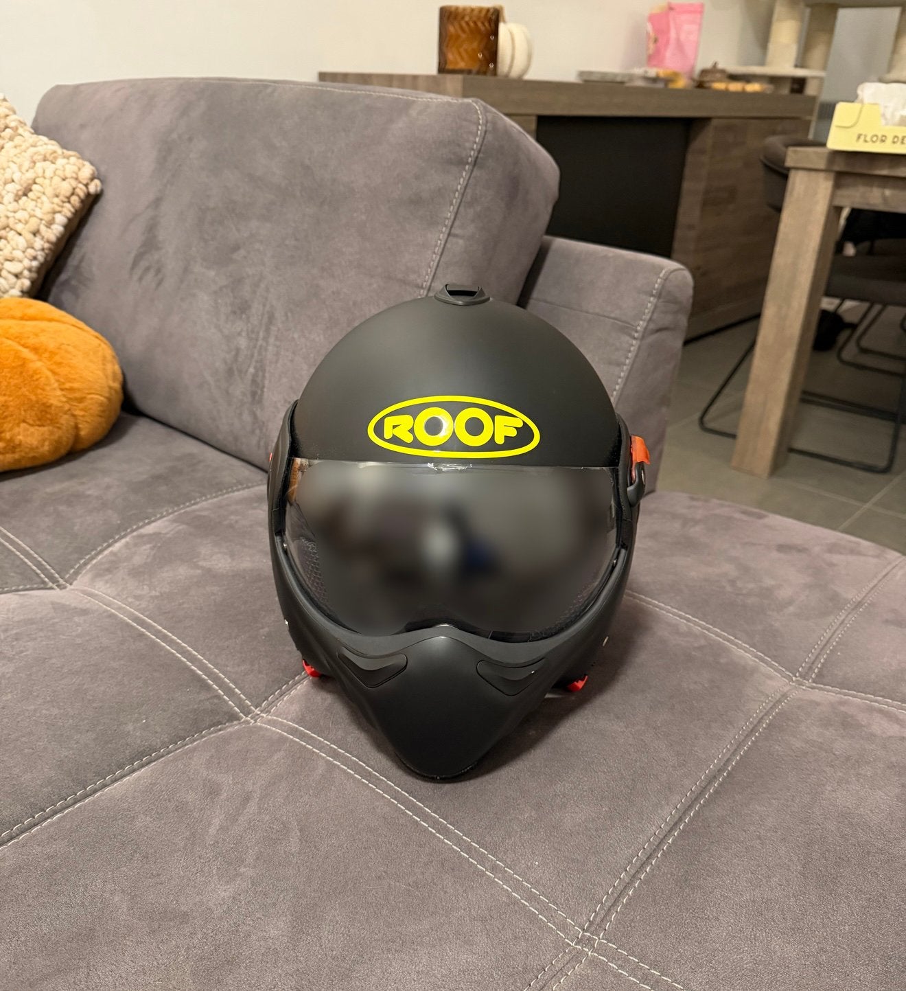 Roof boxer helm, Ophalen, Zo goed als nieuw