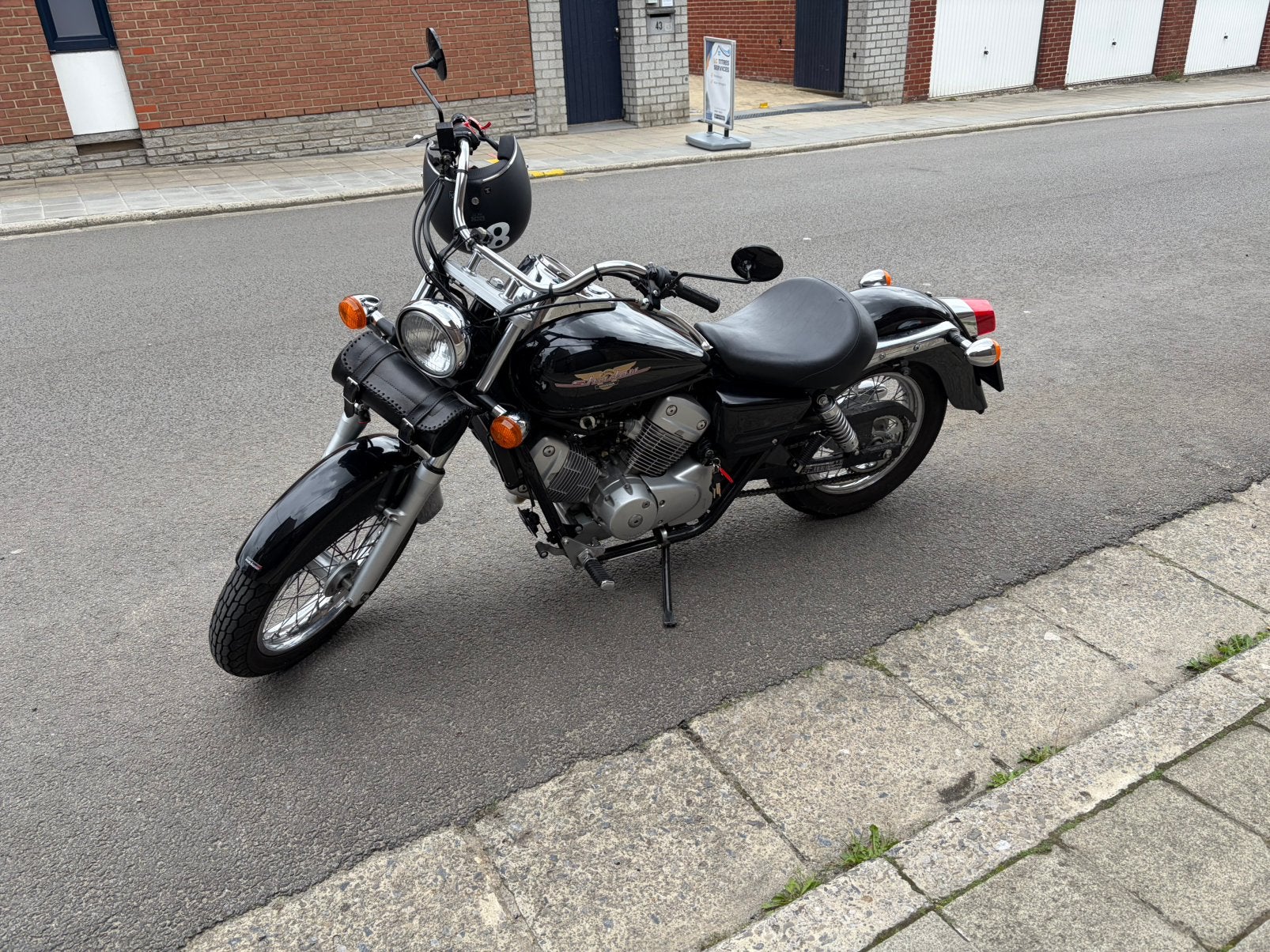Échange ou vend Honda shadow vt125, Motos, Occasion, 2 cylindres, Particulier, Manuelle