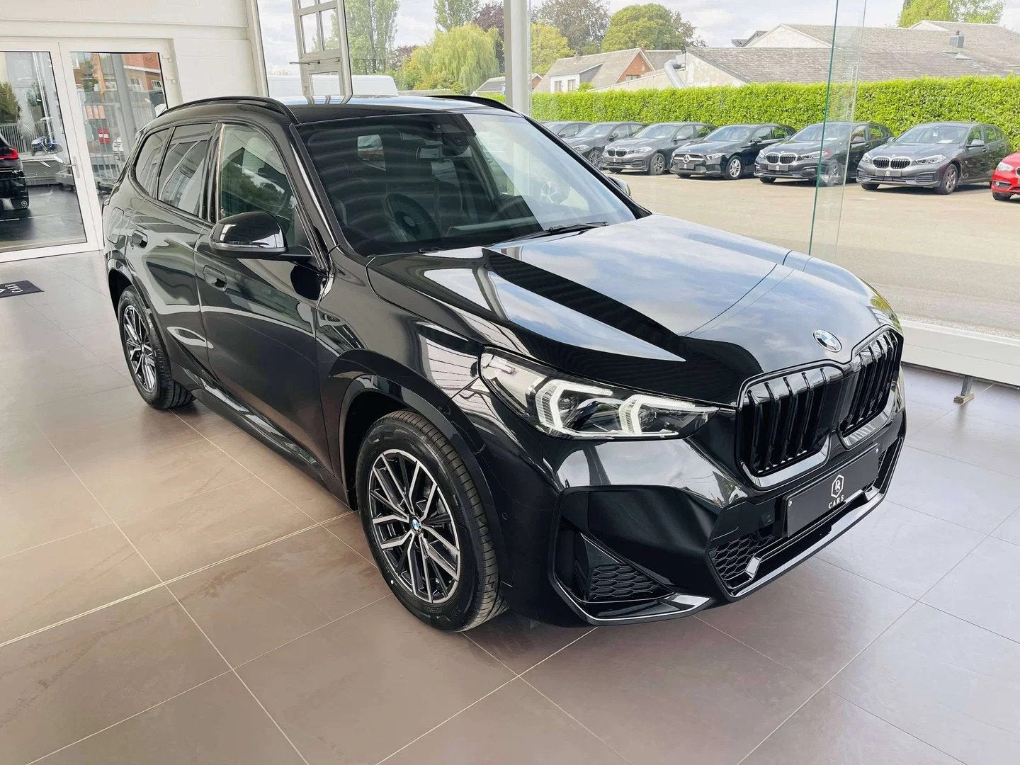 BMW X1 1.5iAS sDrive20 * GARANTIE + PACK M + LED + GPS + CUI, Auto's, Zwart, Bedrijf, 5 zetels, 3 cilinders