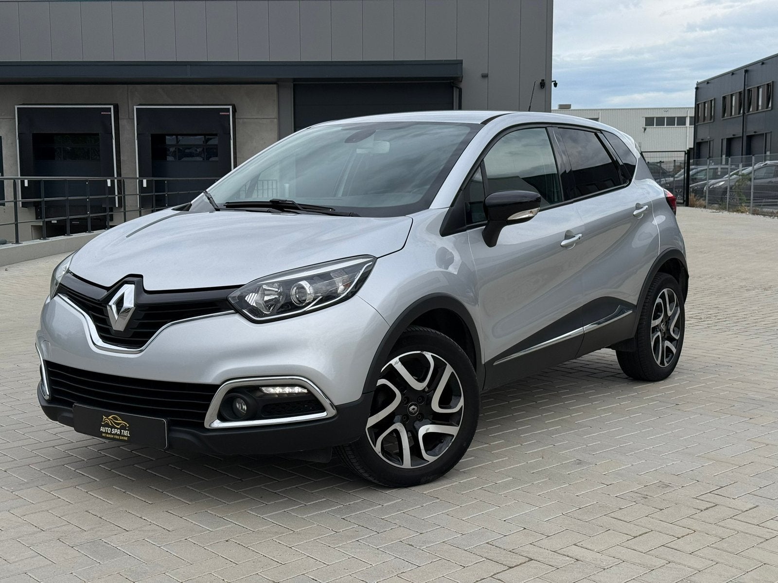 Renault Captur 0.9 TCE 2018 155 000 KM, Autos, Argent ou Gris, Achat, Euro 6, Noir
