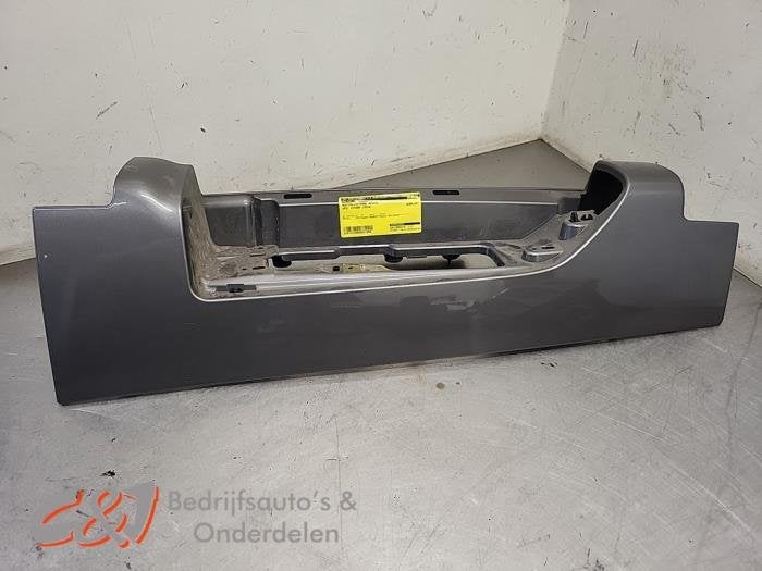 Achterlichtrand rechts van een Opel Vivaro, Gebruikt, -, -, Opel