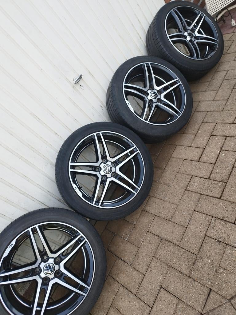 Pneus d'été 225/45/R17 VW Golf/Candy/Touran/Passat/Jetta, Autos : Pièces & Accessoires, Pneus & Jantes, Jante(s), Pneus été, 17 pouces