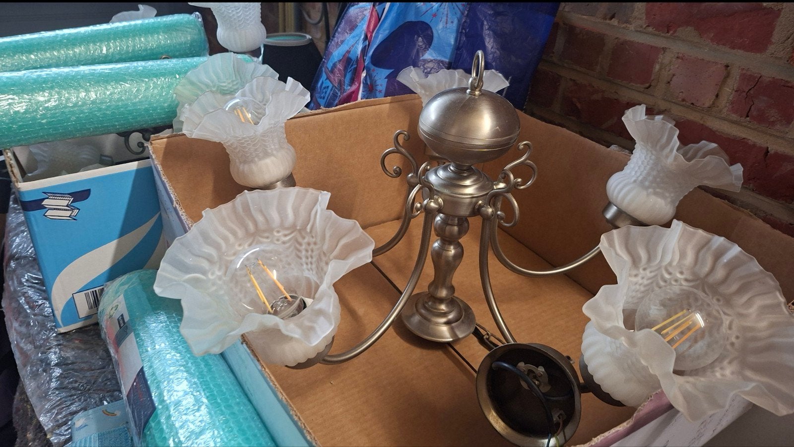 Deux lustres de 5 lampes a vendre., Divers, Enlèvement, Comme neuf
