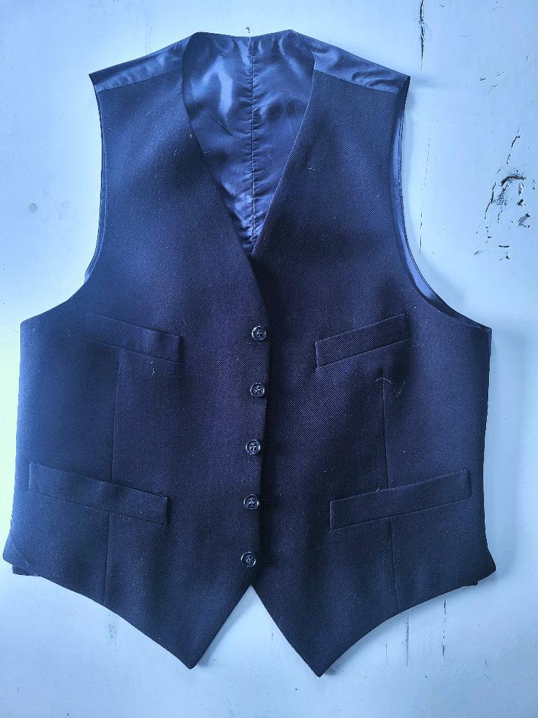 Donker blauwe gilet voor mannen maat large in nieuwe staat., Kleding | Heren, Kostuums en vesten, Ophalen of Verzenden, Zo goed als nieuw