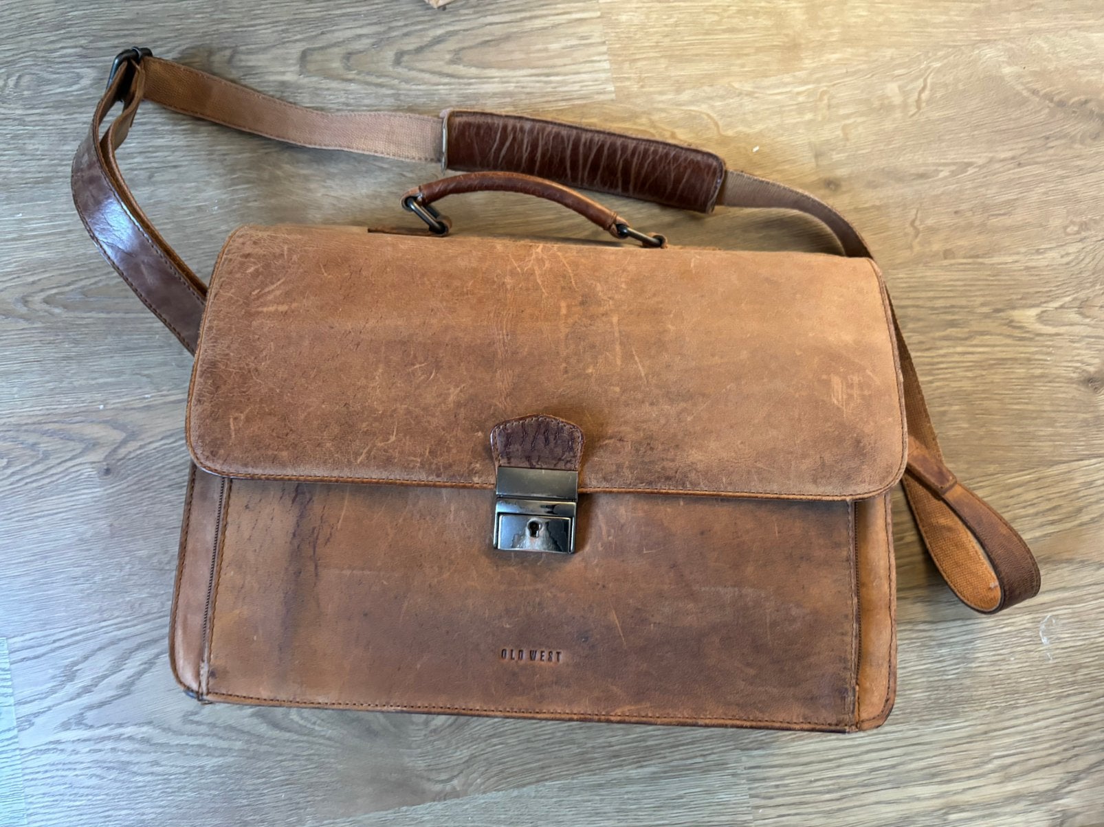 Lederen laptop tas - Old West, Computers en Software, Laptoptassen, Ophalen, 15 inch, Zo goed als nieuw, Tabletvak
