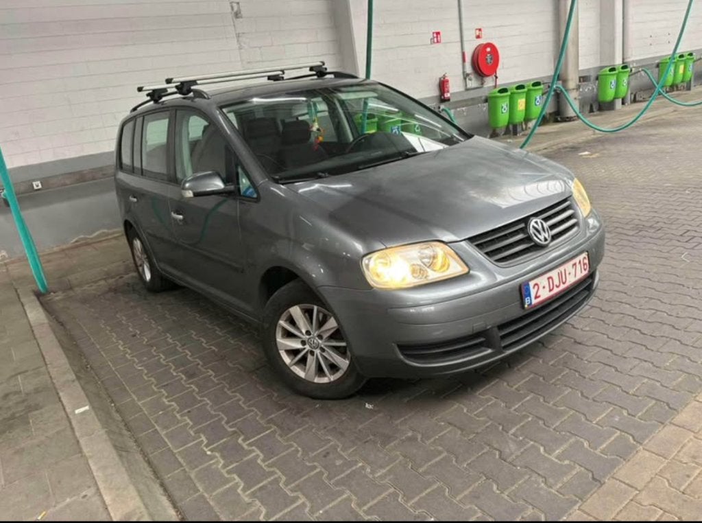VW Touran 1.6 FSI à essence 7 places, Achat, Réception radio numérique, 7 places, Boîte manuelle