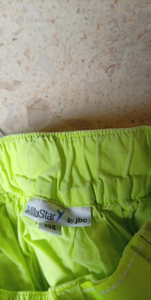 Rokje groen kleur, Ophalen, Zo goed als nieuw, Maat 134