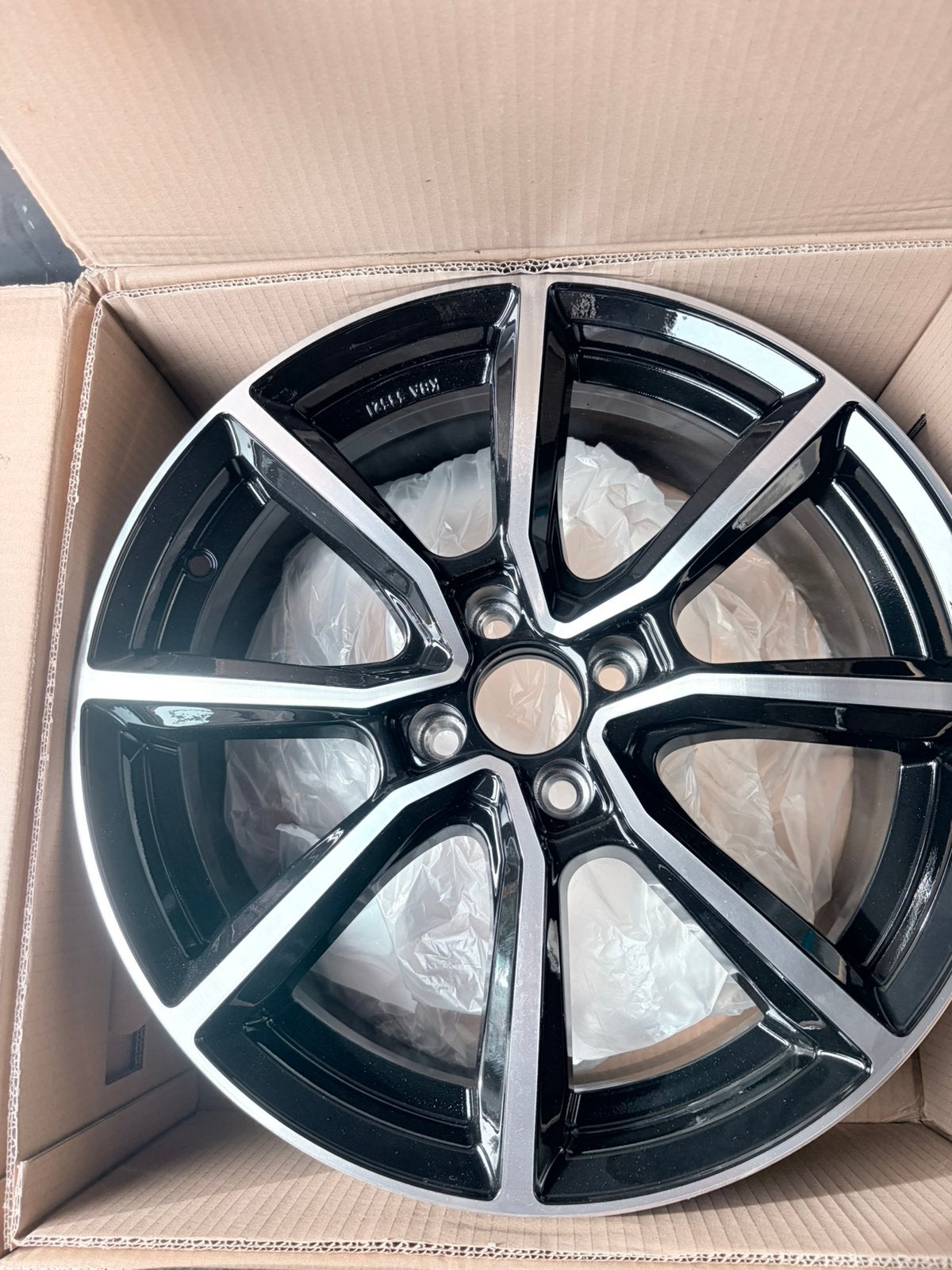DEZENT TN 17” 4x100 – NIEUW – Black/Polished, Auto-onderdelen, Ophalen, Overige, Velg(en), Nieuw