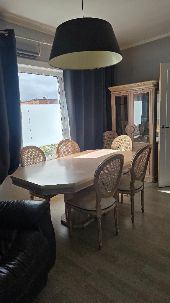GRATIS tafel met stoelen op te halen in Nazareth, Huis en Inrichting, Tafels | Eettafels, Ophalen