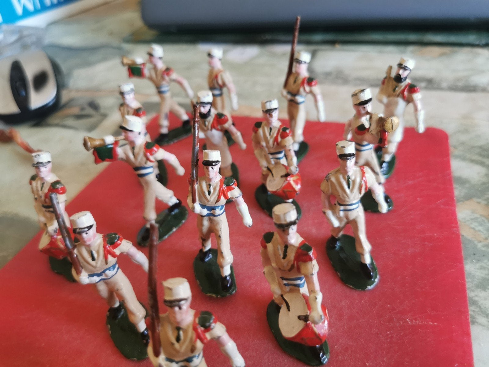 Soldats de plomb 14 ex, Verzenden