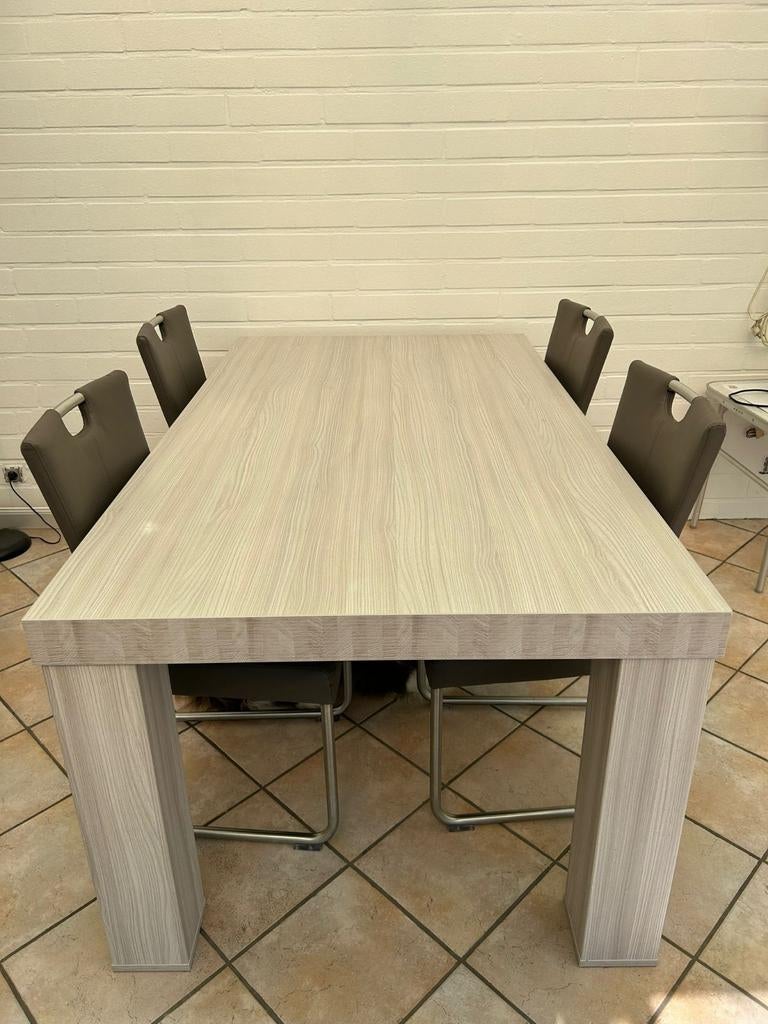 Tafels + 4stoelen, Huis en Inrichting, Ophalen