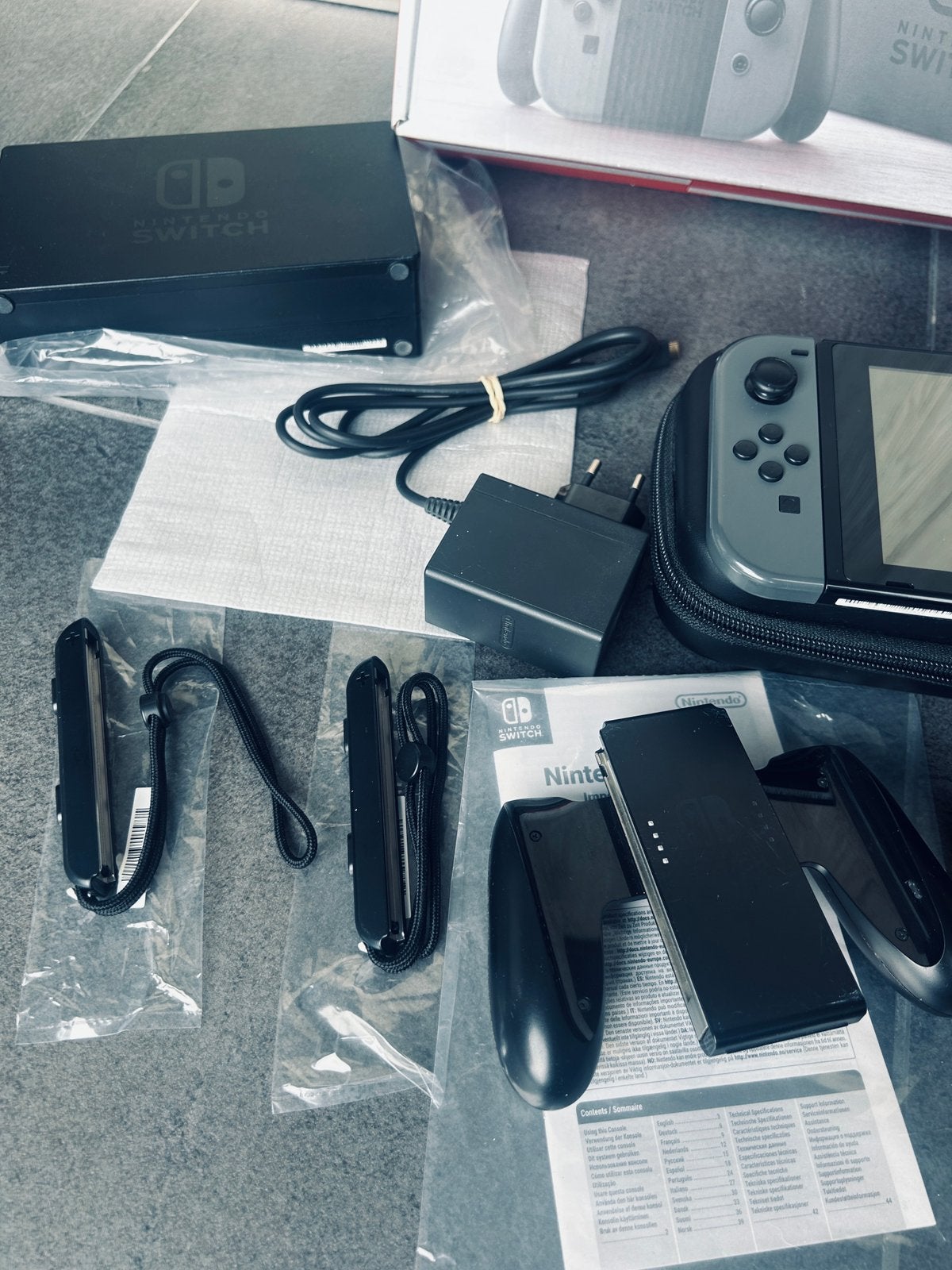 Nintendo switch v1   XAJ40030769669( bannie online ), Games en Spelcomputers, Ophalen of Verzenden, Zo goed als nieuw