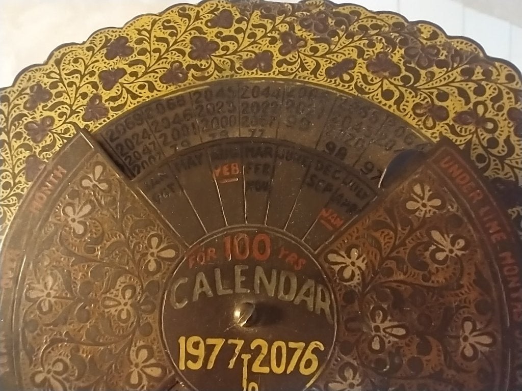 Calendrier perpétuel en cuivre (100 ans) : 1977 => 2076, Antiquités & Art, Enlèvement