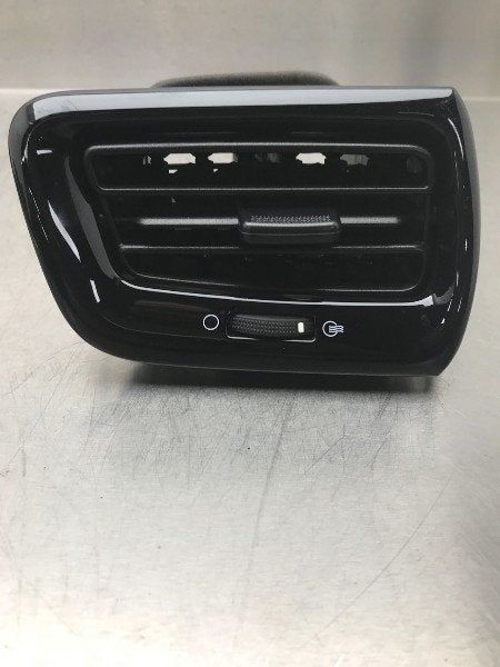 DIVERS Luchtrooster zijkant Kia Stonic (YB) (|815D3148|), Kia, Info@kia.de, Utilisé, Theodor-Heuss-Allee 11
60486  Frankfurt am Main, DE