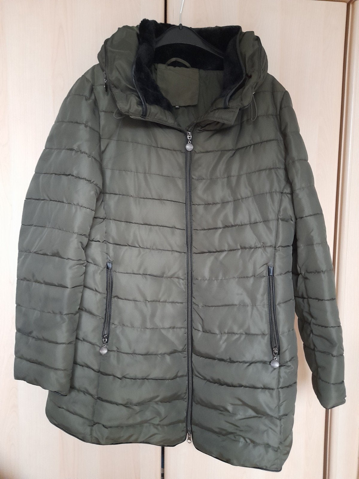 winterjas met kap ,oksel-oksel 54 cm ,slechts 1x gedragen, Vêtements | Femmes, Vestes | Hiver, Enlèvement