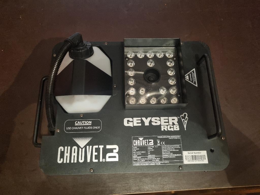 chauvet geyser RGB rookmachine, Muziek en Instrumenten, Licht en Laser, Zo goed als nieuw, Rookmachine, Geluidgestuurd, Kleur