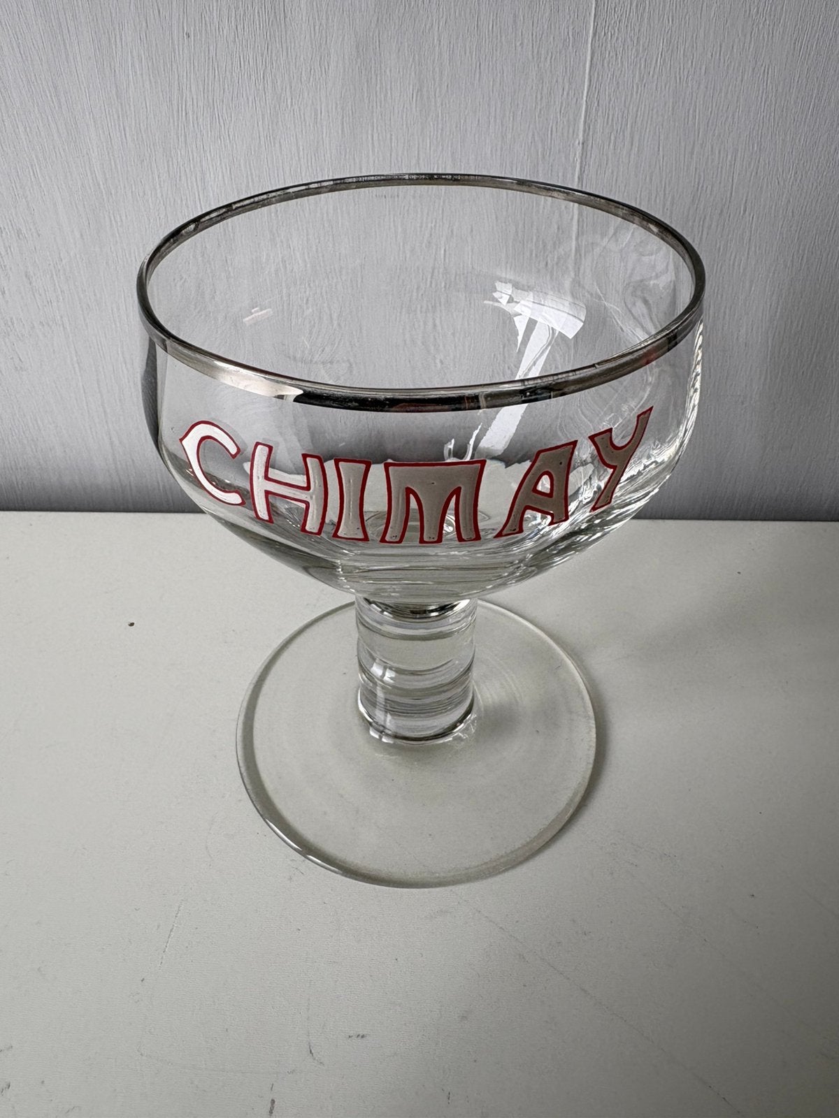 Oud geëmailleerd CHIMAY glas, Ophalen of Verzenden, Zo goed als nieuw