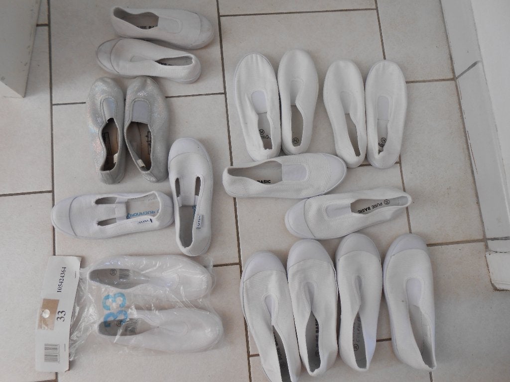sandales de gym pointures de 30 à 36, de 1 à 3 eur/paire, Kinderen en Baby's, Kinderkleding | Schoenen en Sokken, Ophalen, Zo goed als nieuw