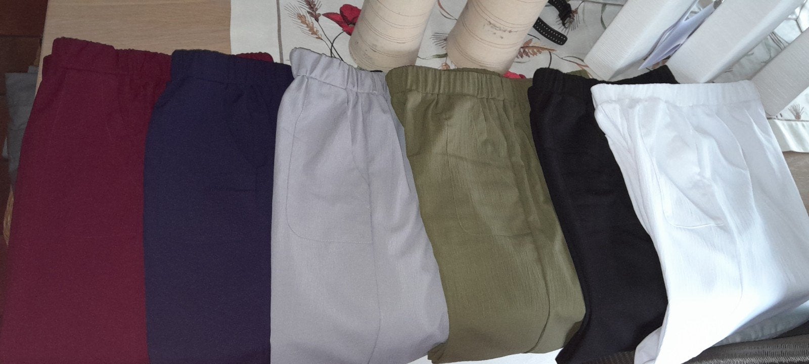 Lange broeken, in 6 verschillende kleuren,, Kleding | Dames, Broeken en Pantalons, Ophalen, Maat 42/44 (L)